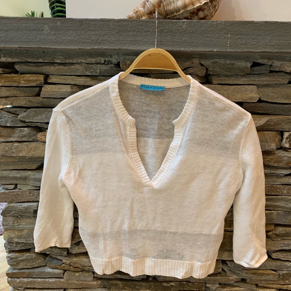 Alice + Olivia Cropped V-Neck Top